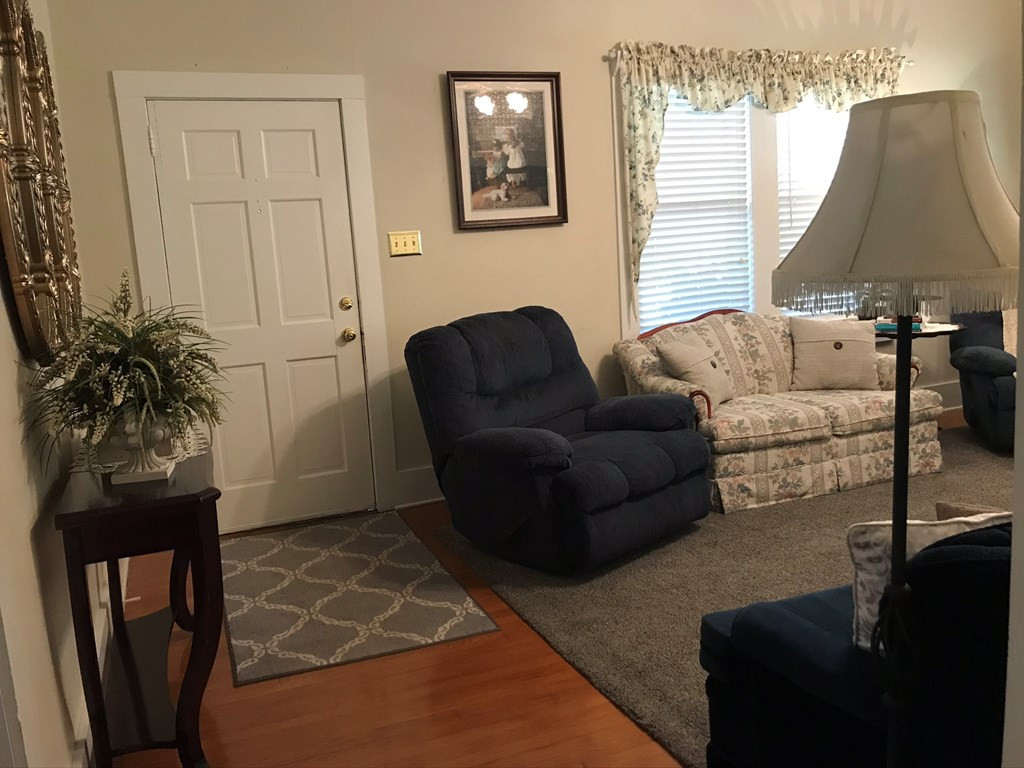 711 Railroad Avenue Springfield, SC 29146 - Photo 7 of 38