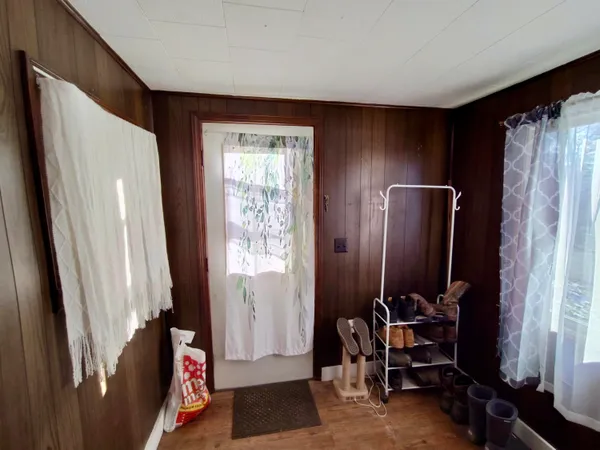 $104,900 | 19 Elm Street, Dexter, ME 04930