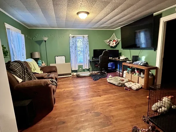 $104,900 | 19 Elm Street, Dexter, ME 04930