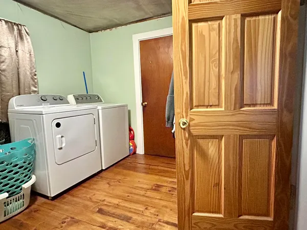 $104,900 | 19 Elm Street, Dexter, ME 04930