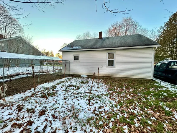 $104,900 | 19 Elm Street, Dexter, ME 04930