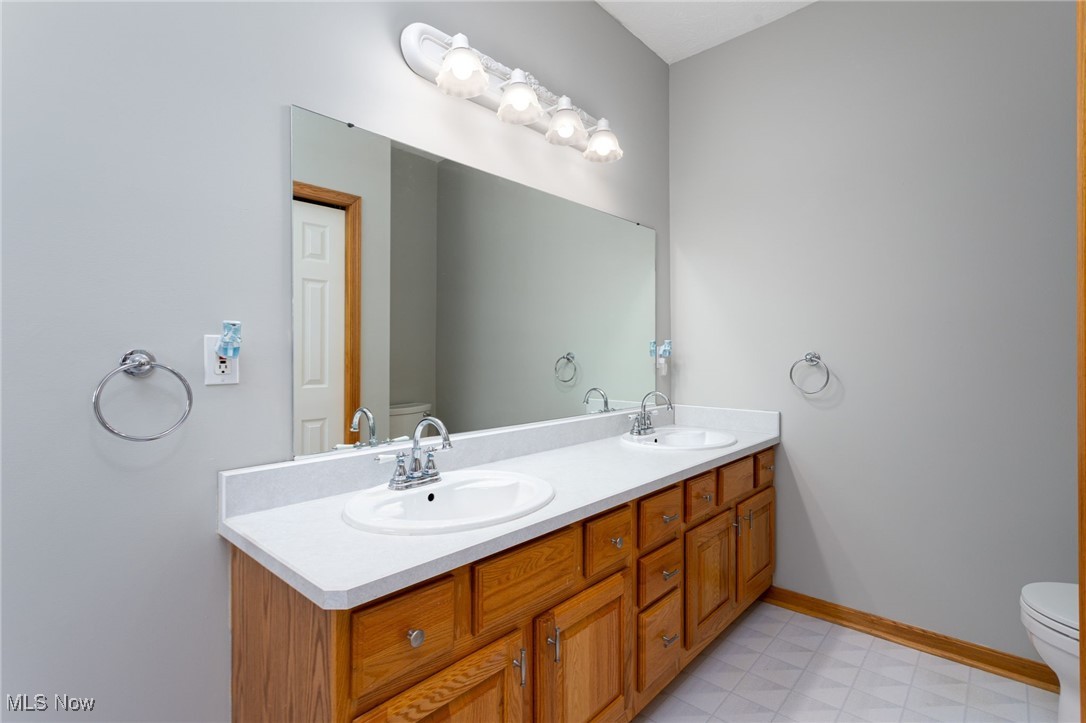 5415 Spieth Road Medina, OH 44256 - Photo 26 of 47 master bath with dual vanity