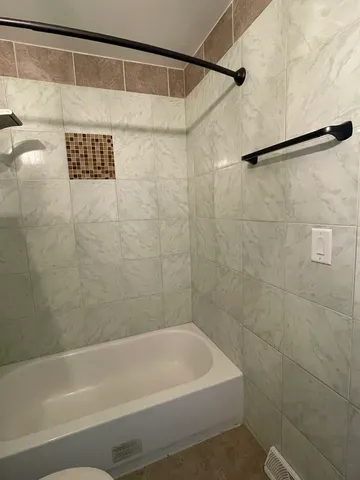 $1,800 | 479 James Court, Unit D, Glendale Heights, IL 60139