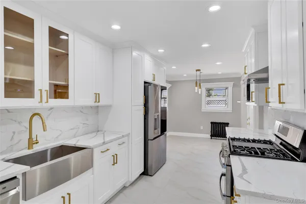 $975,000 | 154 California Avenue, Freeport, NY 11520