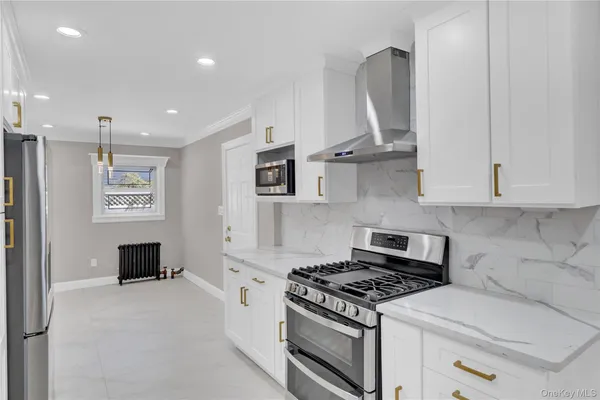 $975,000 | 154 California Avenue, Freeport, NY 11520