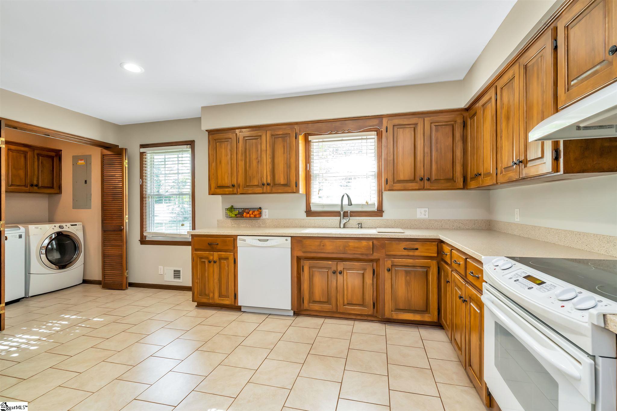 1980 John Dodd Road Wellford, SC 29385 - Photo 8 of 23