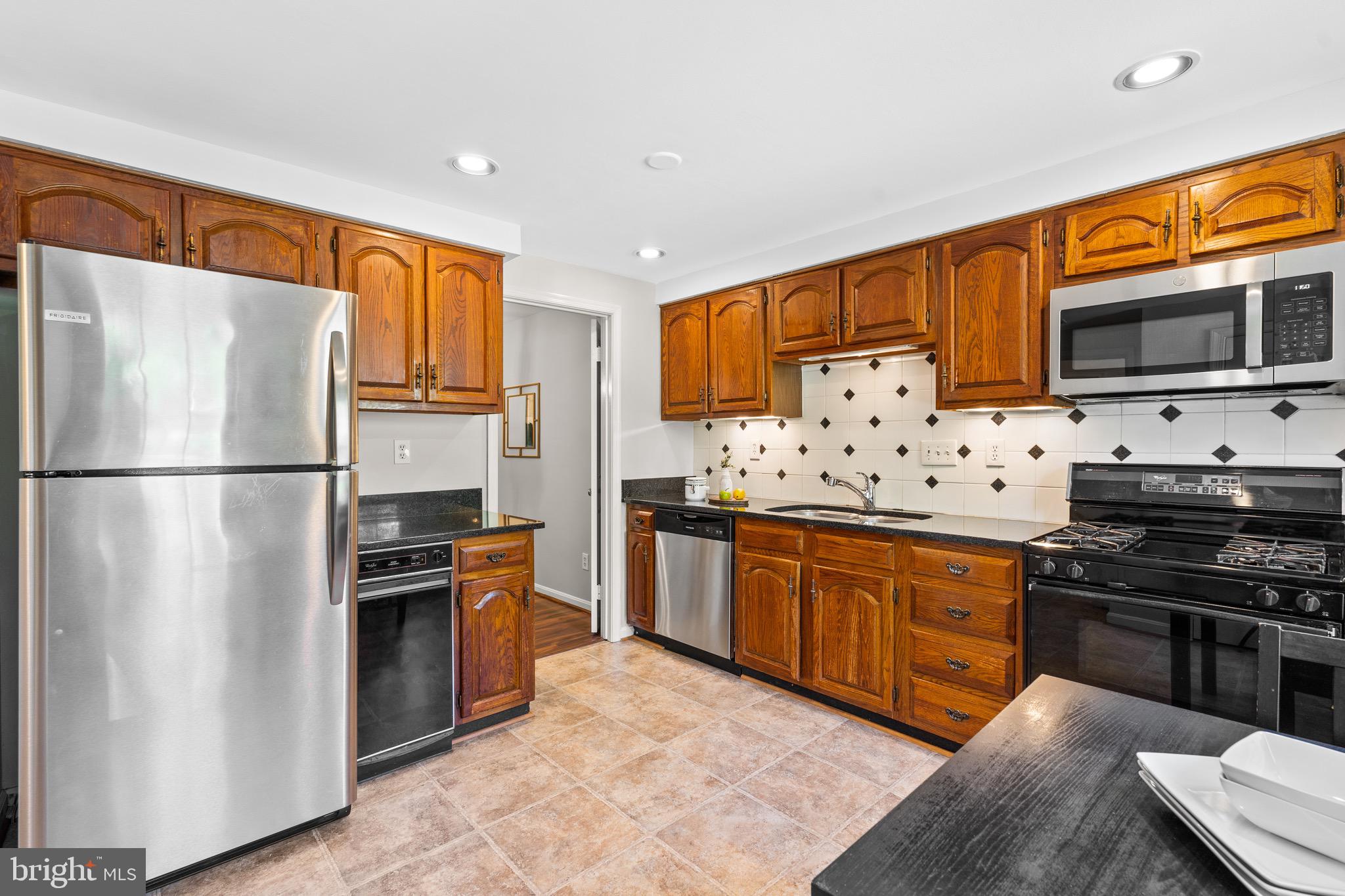 8939 Park Forest Drive Springfield, VA 22152 - Photo 16 of 48