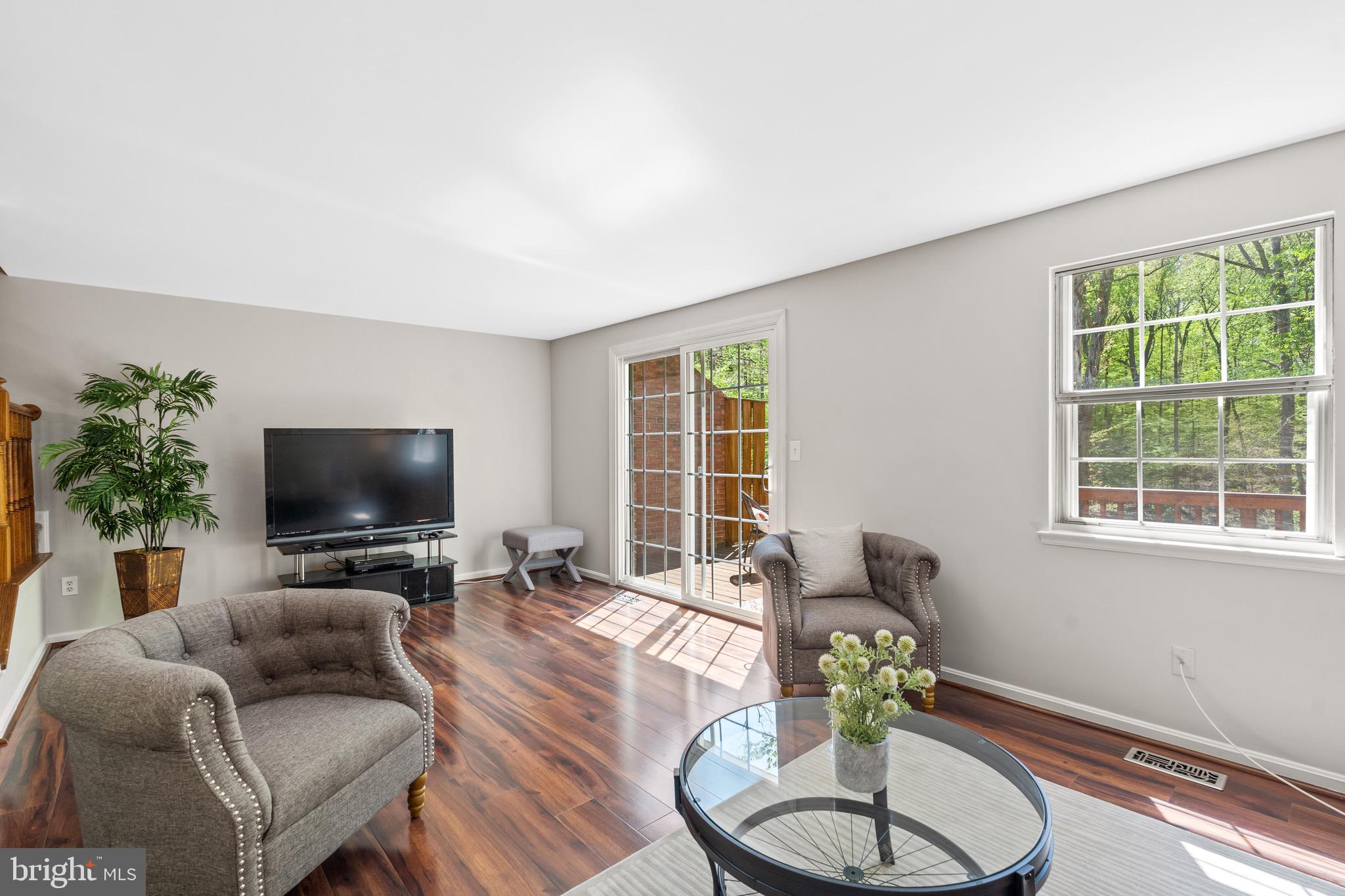 8939 Park Forest Drive Springfield, VA 22152 - Photo 9 of 48