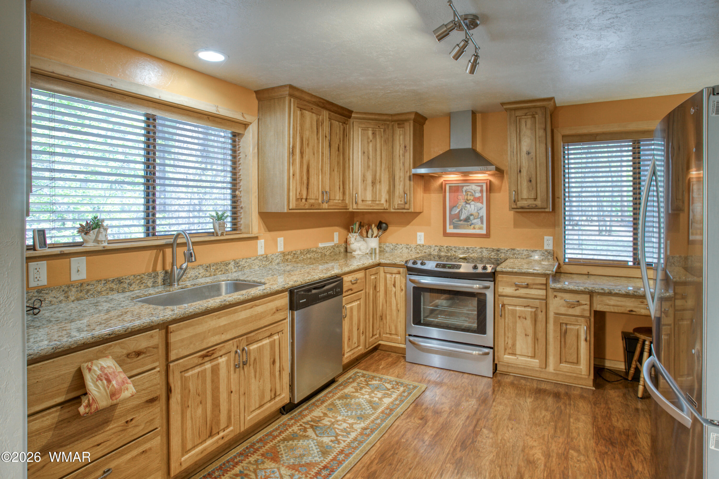 2982 Hummingbird Lane Pinetop, AZ 85935 - Photo 9 of 36 Kitchen w/ granite