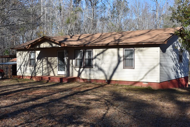135 Taylor Road Gray, GA 31032 - Photo 2 of 28 a backyard of a house