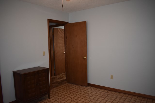 135 Taylor Road Gray, GA 31032 - Photo 19 of 28 an empty room with closet