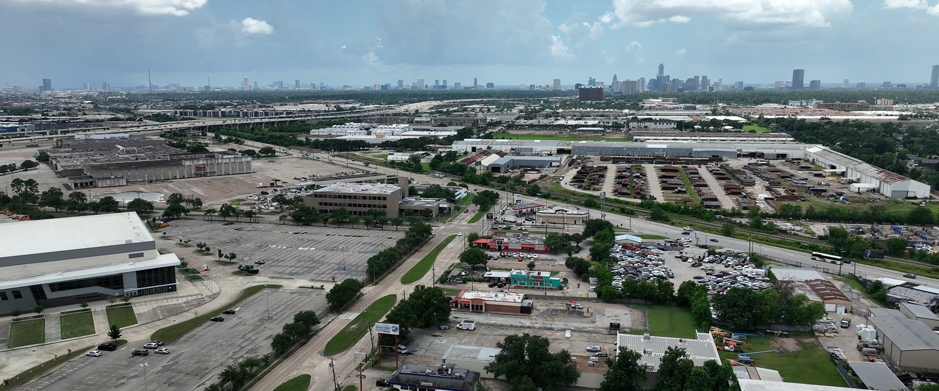 2009 Mangum Road Houston, TX 77092 - Photo 3 of 11