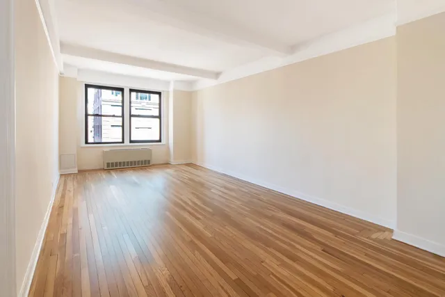 $649,000 | 205 East 78th Street, Unit 14C | Upper East Side
