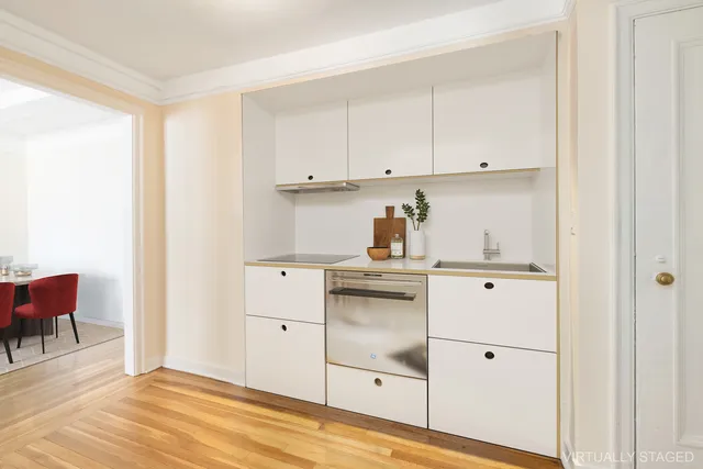 $649,000 | 205 East 78th Street, Unit 14C | Upper East Side