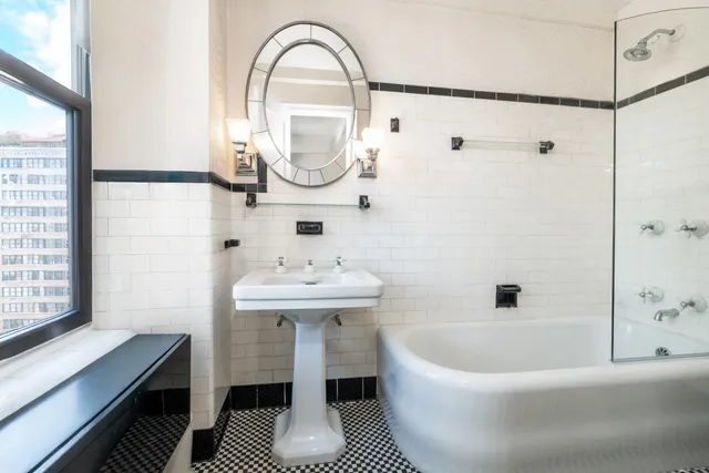 $649,000 | 205 East 78th Street, Unit 14C | Upper East Side