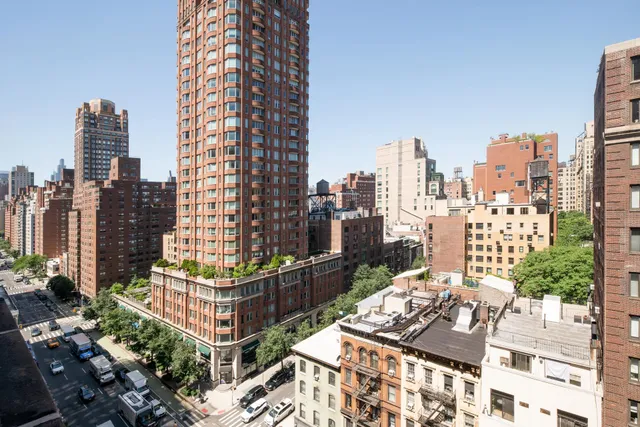 $649,000 | 205 East 78th Street, Unit 14C | Upper East Side