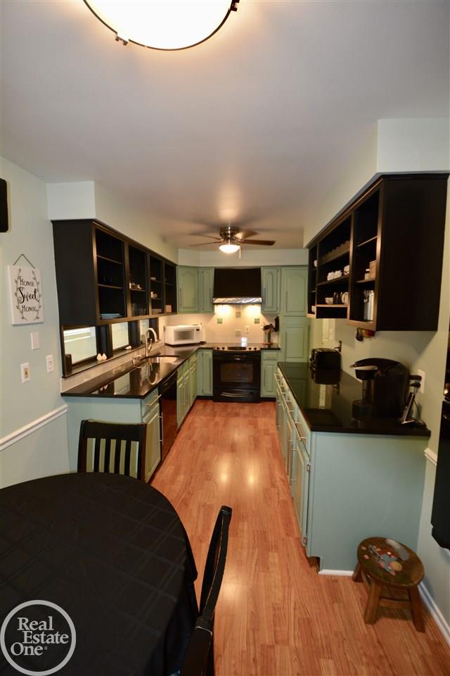 475 Lexington Road Grosse Pointe Farms, MI 48236 - Photo 5 of 40