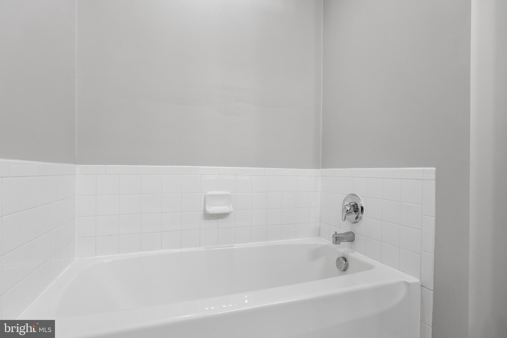 219 Rumbling Rock Road Hedgesville, WV 25427 - Photo 24 of 39 Primary Bath