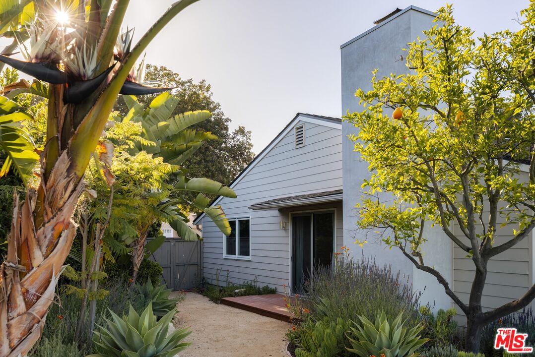 31 Silver Spring Drive Rolling Hills Estates, CA 90274 - Photo 14 of 46 a front view of a house with garden