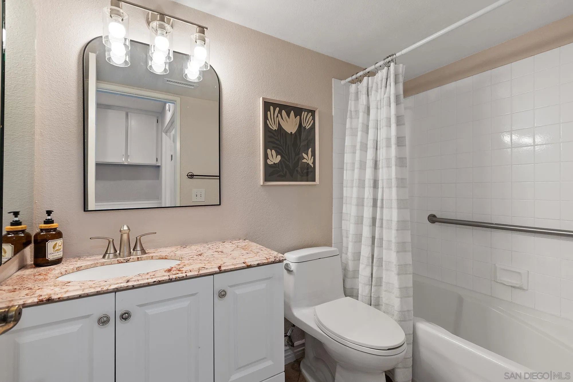 13939 Country Creek Road Poway, CA 92064 - Photo 8 of 33