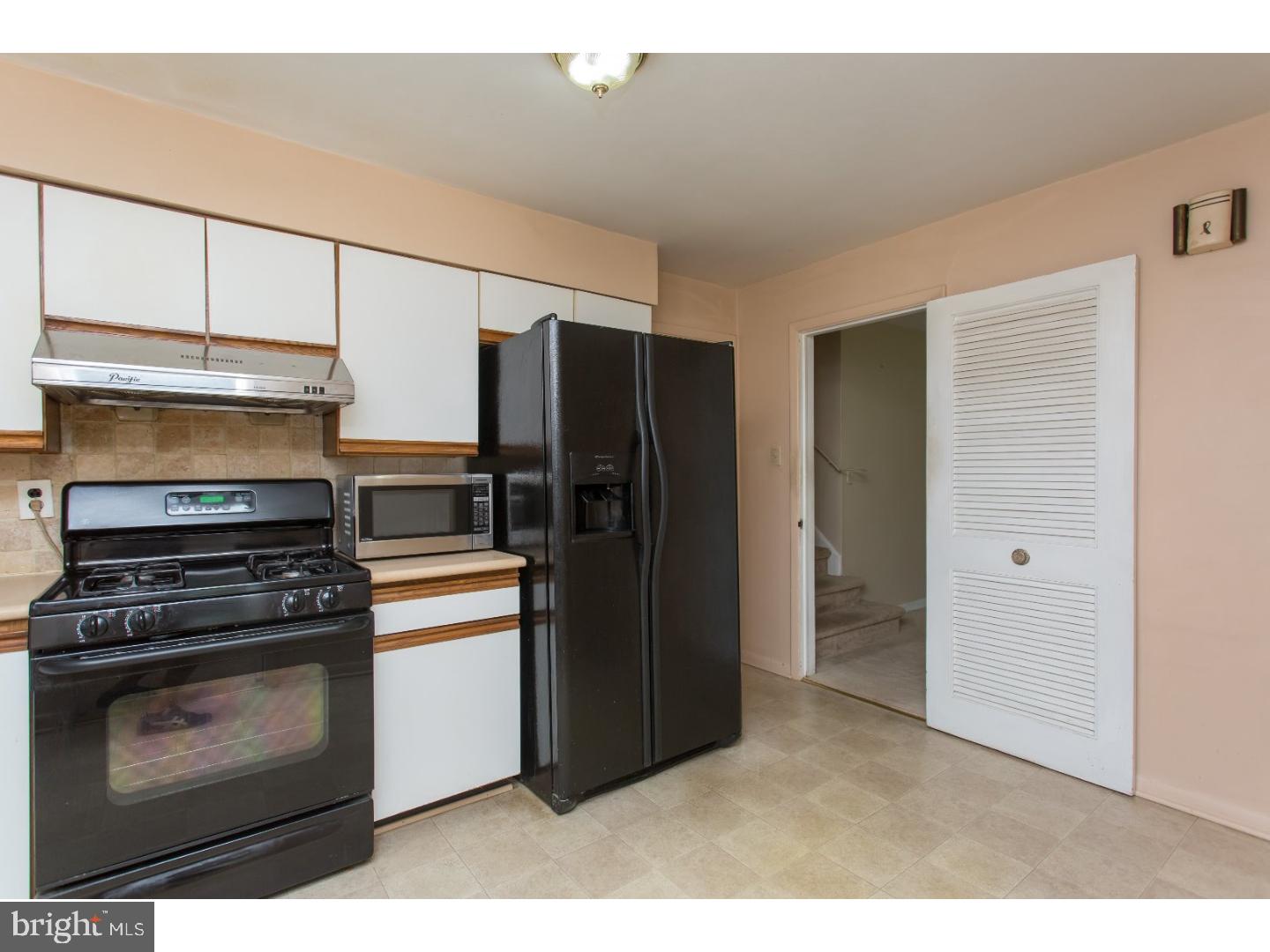 801 Rhoads Drive Springfield, PA 19064 - Photo 9 of 24 Kitchen