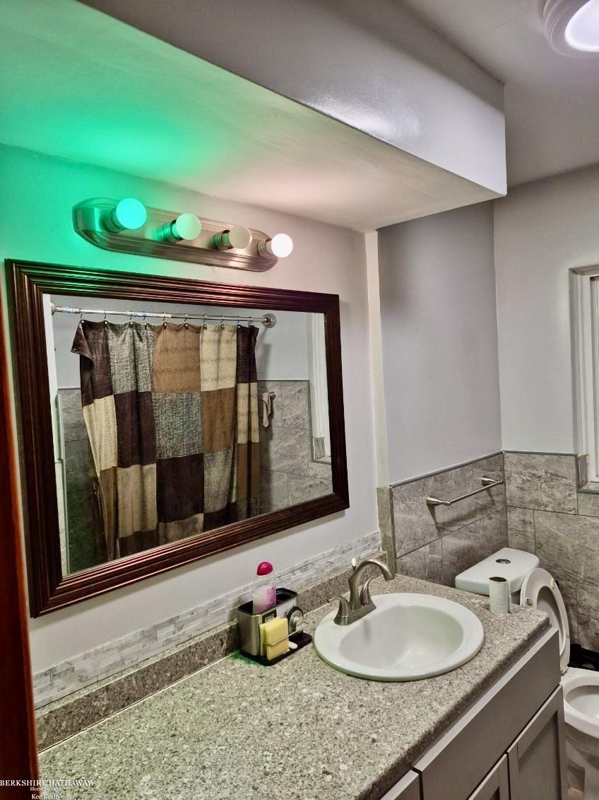 24524 Raven Avenue Eastpointe, MI 48021 - Photo 7 of 25