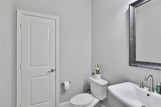 $549,000 | 925 Spring Falls Drive, McKinney, TX 75071