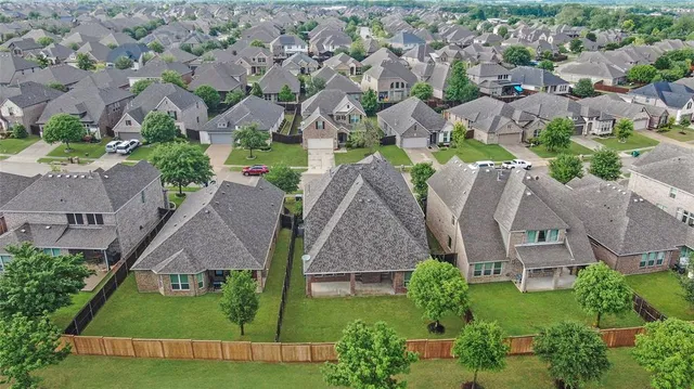 $549,000 | 925 Spring Falls Drive, McKinney, TX 75071