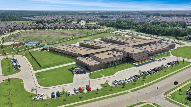 $549,000 | 925 Spring Falls Drive, McKinney, TX 75071