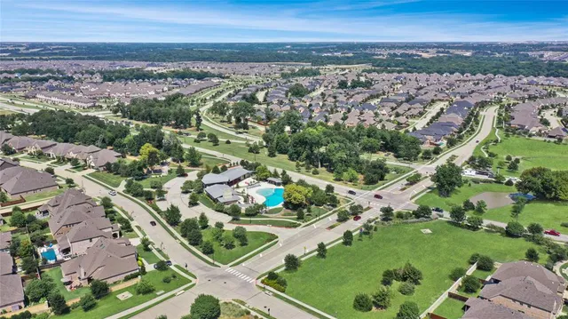 $549,000 | 925 Spring Falls Drive, McKinney, TX 75071