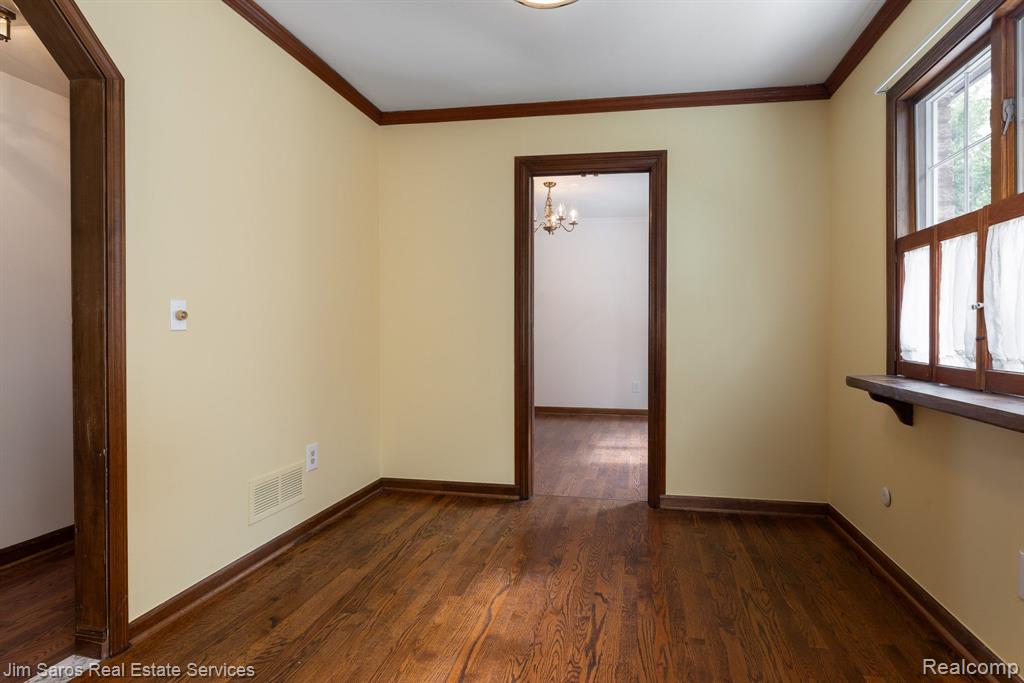 1769 Hampton Road Grosse Pointe Woods, MI 48236 - Photo 15 of 27