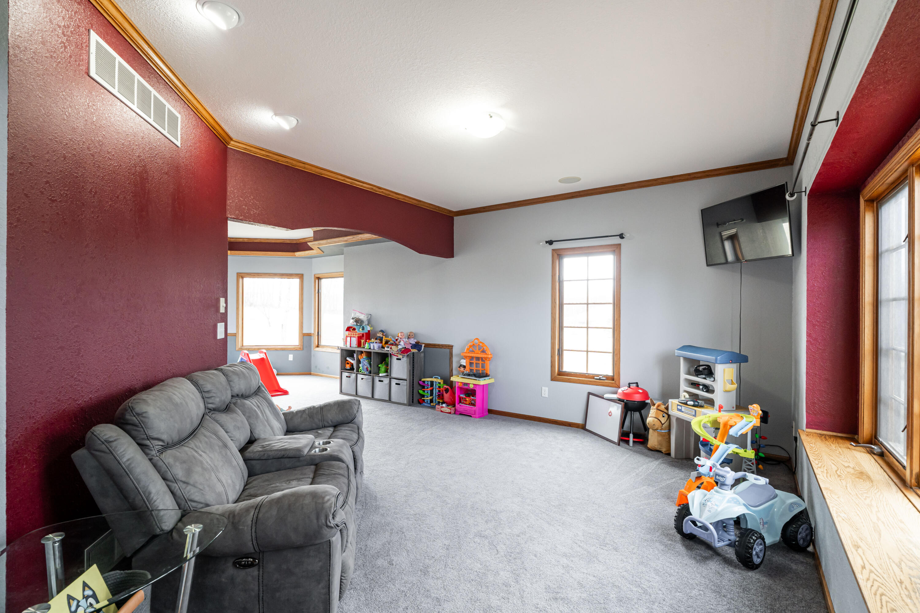 5290 Fawn Trail Addison, WI 53027 - Photo 26 of 56 Front living