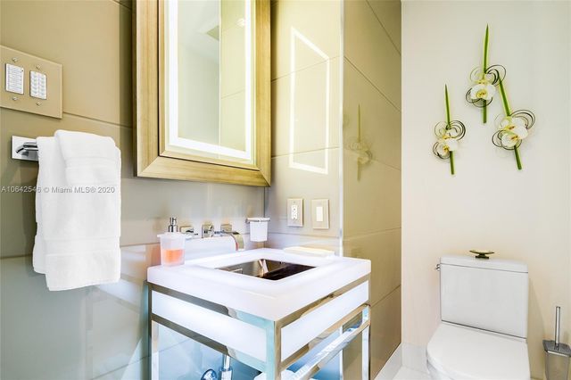 $8,250,000 | 1100 Biscayne Boulevard, Unit 6401, Miami, FL 33132