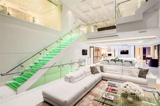 $8,250,000 | 1100 Biscayne Boulevard, Unit 6401, Miami, FL 33132