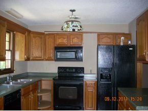 103 Raintree Circle Bristol, VA 24201 - Photo 2 of 7 Beautiful Kitchen