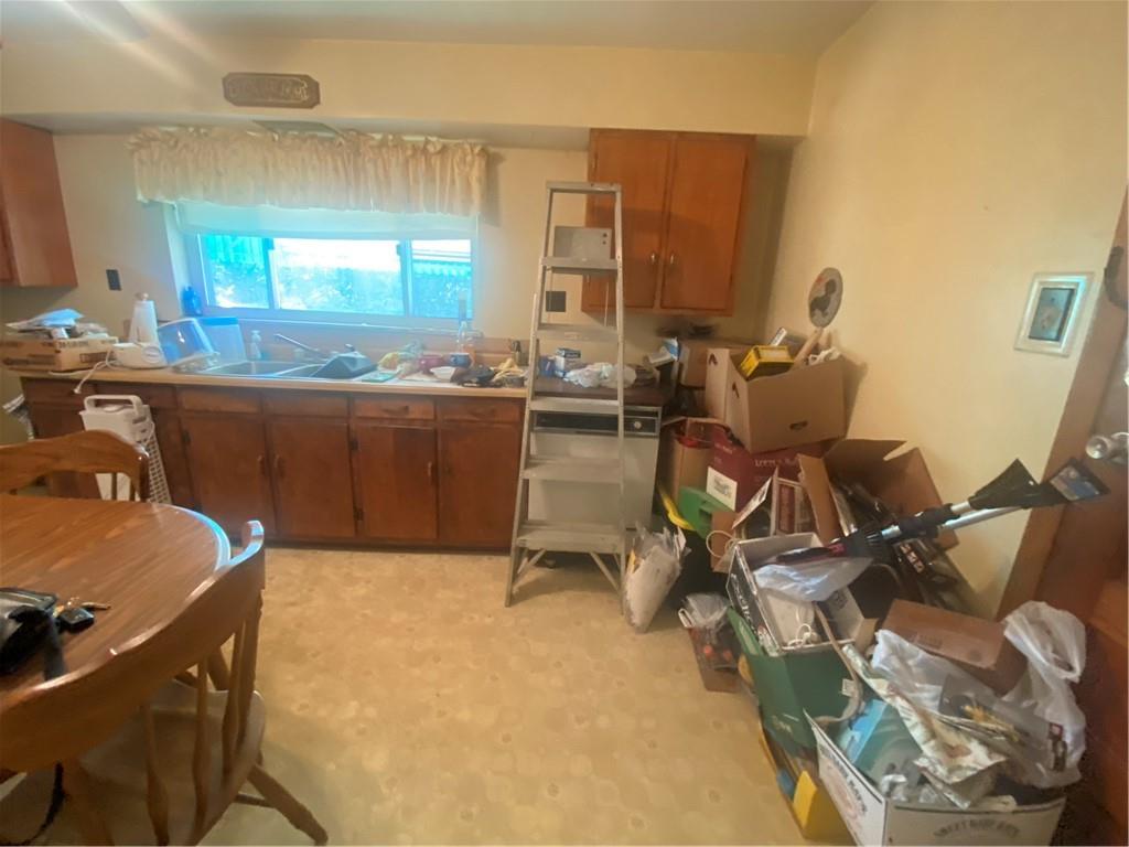 403 Bruce Street McKees Rocks, PA 15136 - Photo 8 of 20 a room with musical instruments