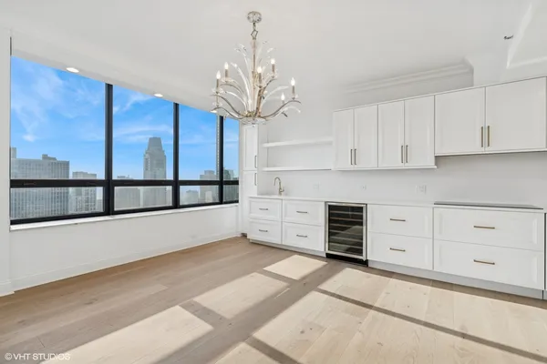 $1,999,000 | 180 East Pearson Street, Unit 3807, Chicago, IL 60611
