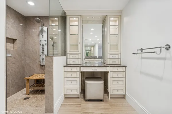 $1,999,000 | 180 East Pearson Street, Unit 3807, Chicago, IL 60611