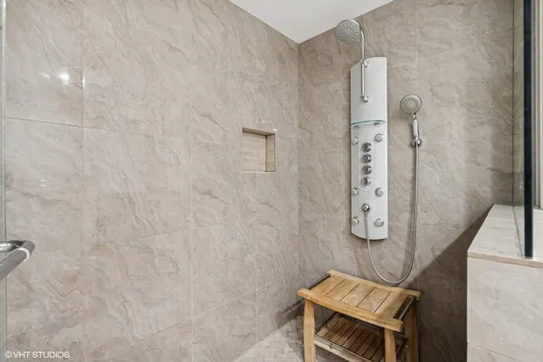 $1,999,000 | 180 East Pearson Street, Unit 3807, Chicago, IL 60611