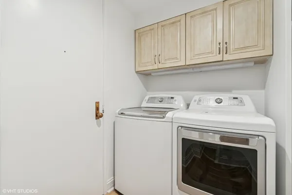 $1,999,000 | 180 East Pearson Street, Unit 3807, Chicago, IL 60611