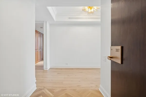$1,999,000 | 180 East Pearson Street, Unit 3807, Chicago, IL 60611