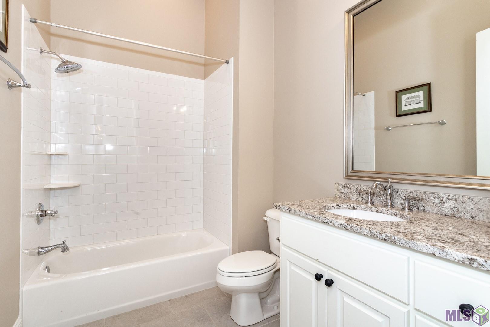3114 Veranda Square Avenue Baton Rouge, LA 70810 - Photo 29 of 41 Guest Bath