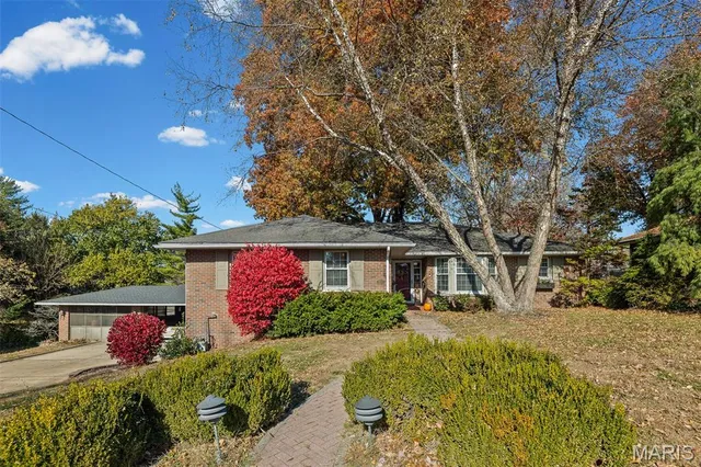 $289,000 | 3838 Omega Street, Alton, IL 62002