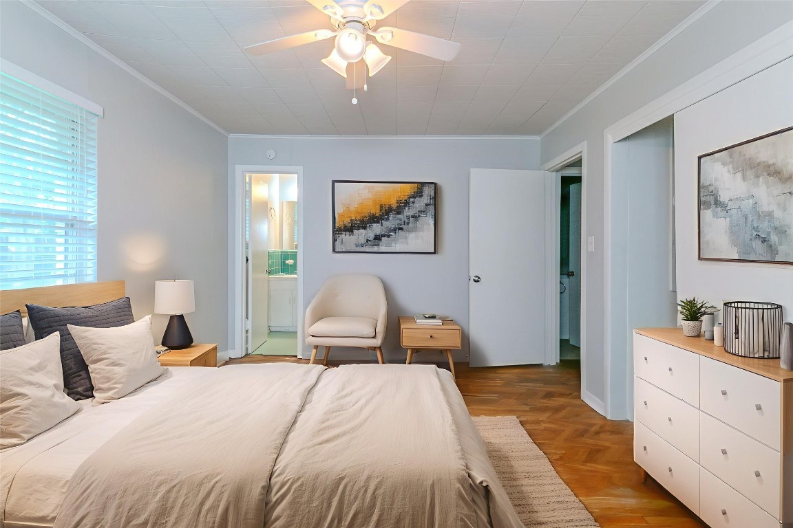 6609 Imogene Street Houston, TX 77074 - Photo 6 of 33 a bedroom with bed and window