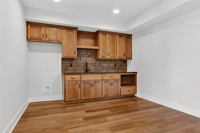 $729,900 | 7060 Yulich Court, Parkville, MO 64152