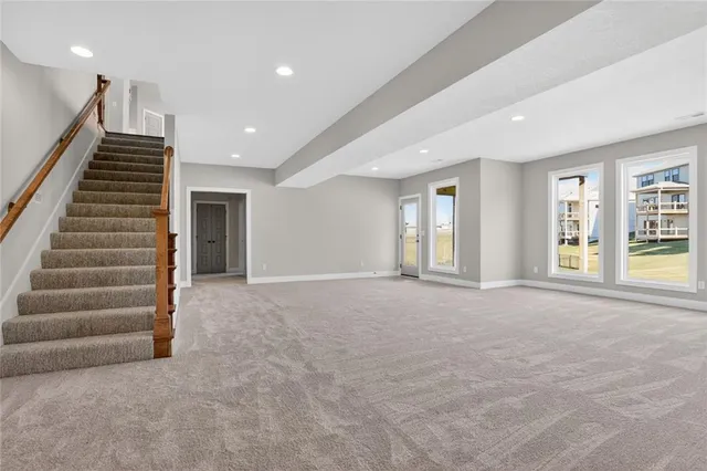 $729,900 | 7060 Yulich Court, Parkville, MO 64152