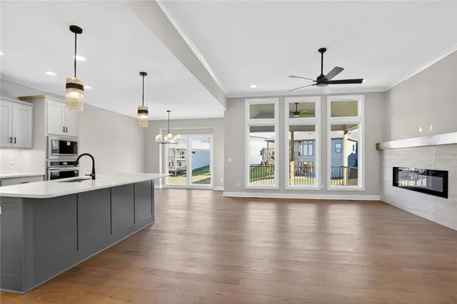 $729,900 | 7060 Yulich Court, Parkville, MO 64152