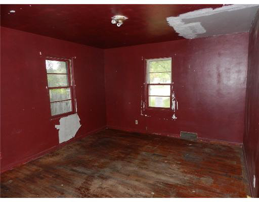 1621 Hickory Road South Bend, IN 46635 - Photo 4 of 11 Gallery Image 4