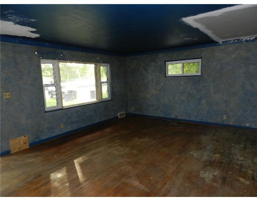 1621 Hickory Road South Bend, IN 46635 - Photo 8 of 11 Gallery Image 8