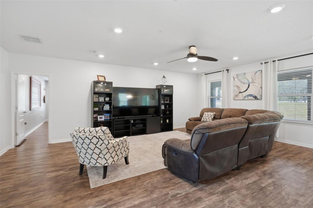9025 Mazette Road Weeki Wachee, FL 34613 - Photo 10 of 100